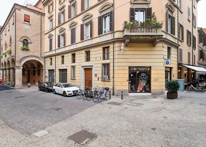 Guesthost - Nel Cuore Del Centro Storico Cozy Daire *